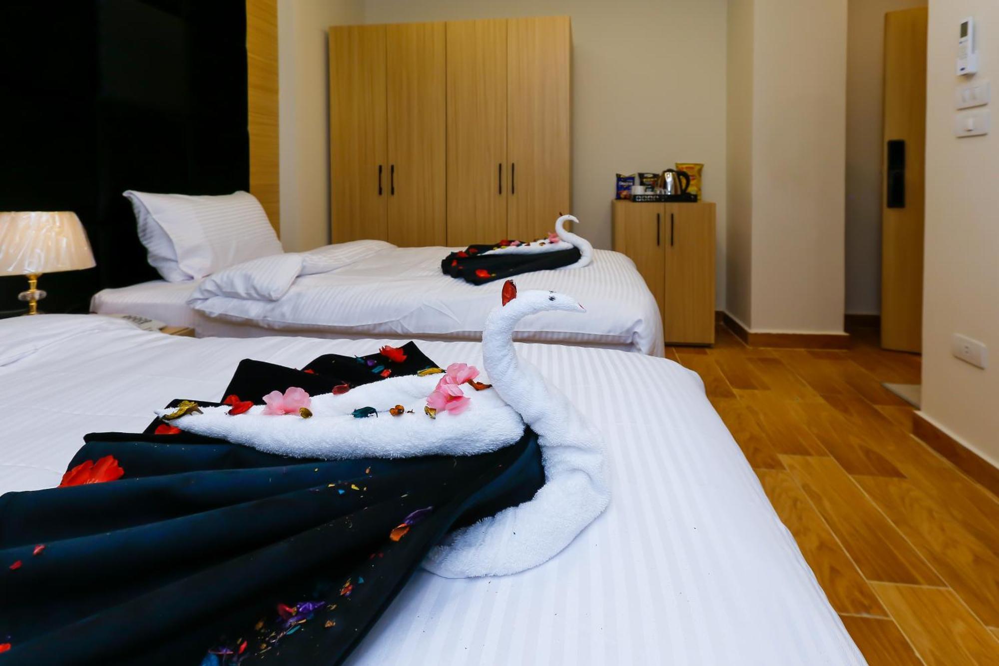 Rizk Pyramids View Hotel Kafrat al Jabal Ngoại thất bức ảnh